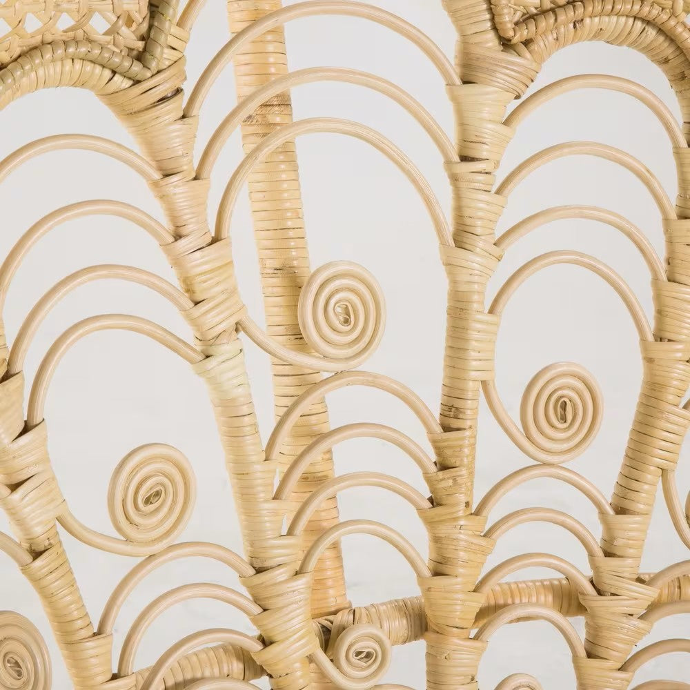 Fauteuils Emmanuelle en Rotin – Location pour Mariages, Coins Mariés & Décorations Bohèmes